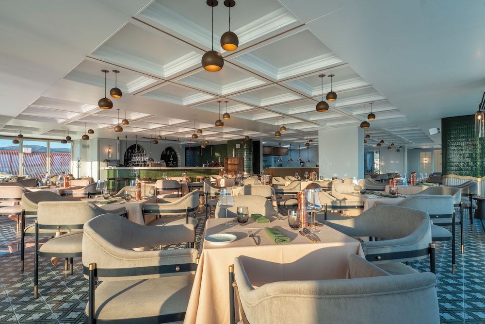 Qlusive Hotel 40/50