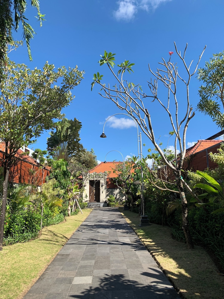 THE AWAN VILLAS 30/44