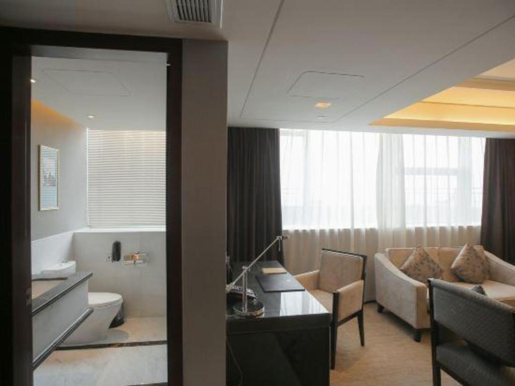 Zhong Lian (GDH) International Hotel 47/48