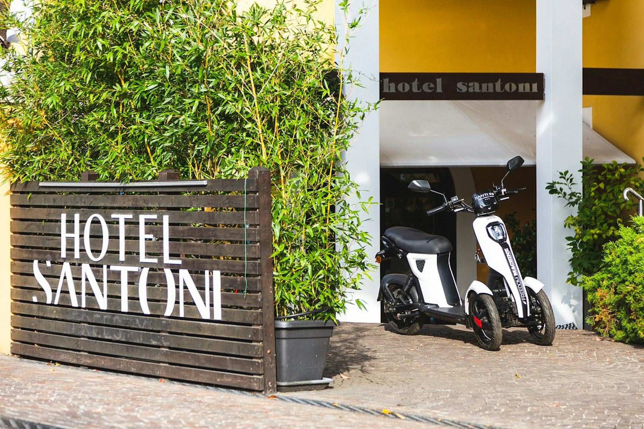 Santoni Freestyle Hotel 63/69