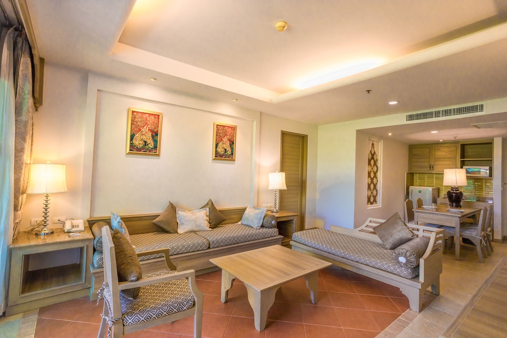 Ravindra Beach Resort and Spa 56/76