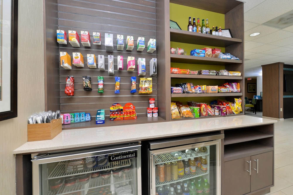 Fairfield Inn Suites Hickory 33/40