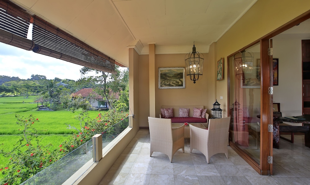 GREEN FIELD HOTEL AND BUNGALOW 34/50