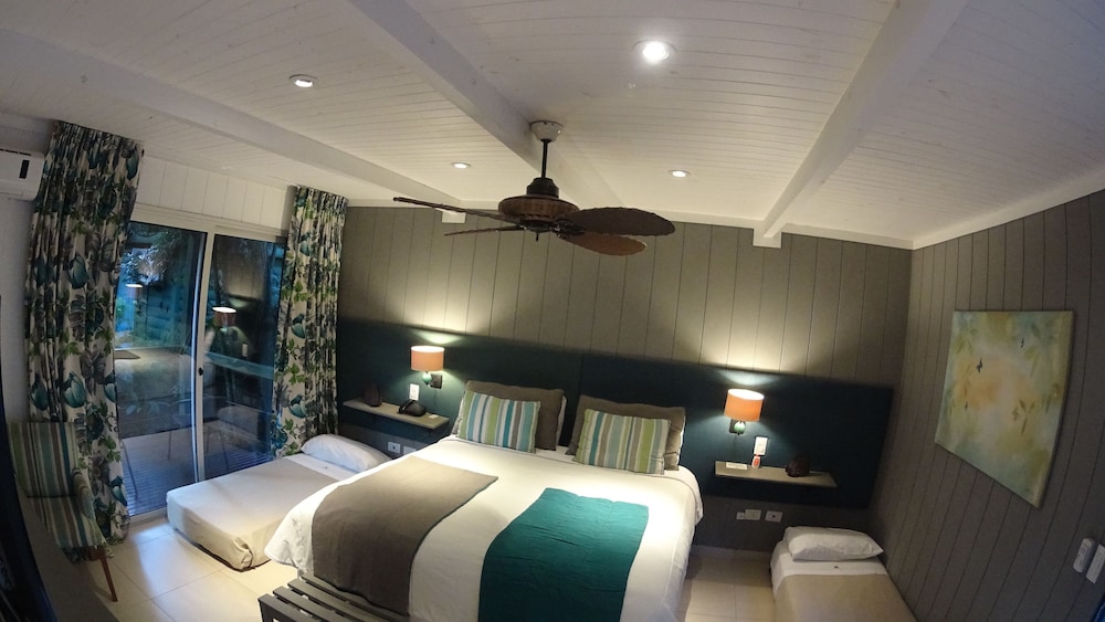 La Reserva Virgin Lodge 30/64