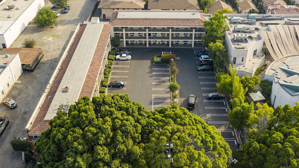 Hyland Inn near Pasadena Civic Center 40/40