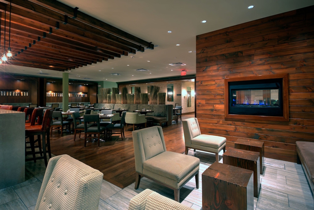 CROWNE PLAZA LOMBARD DOWNERS GROVE 45/74