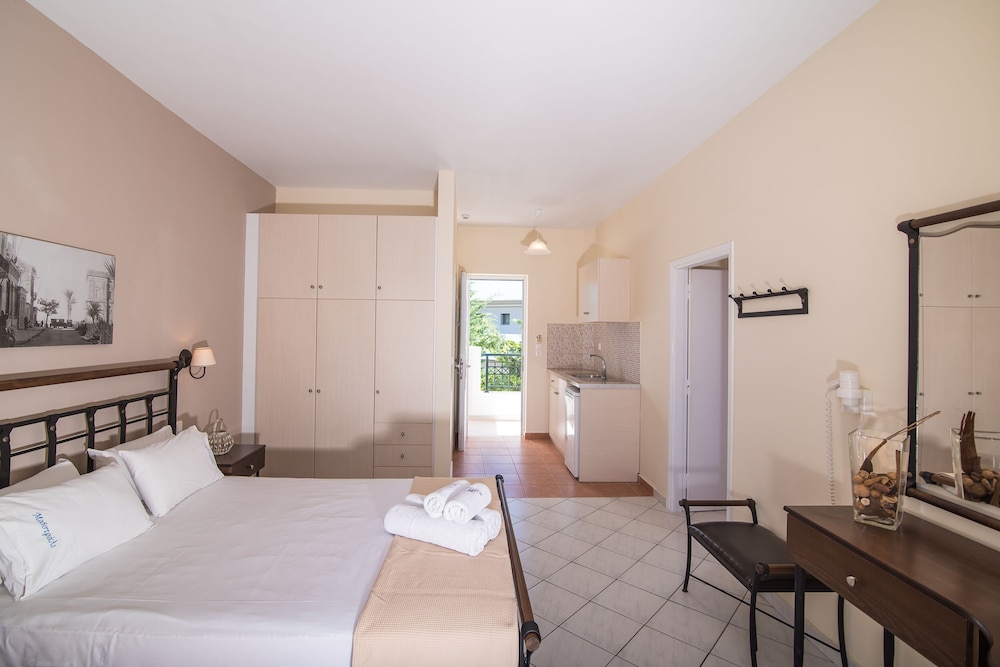 Maistrali Hotel 11/47