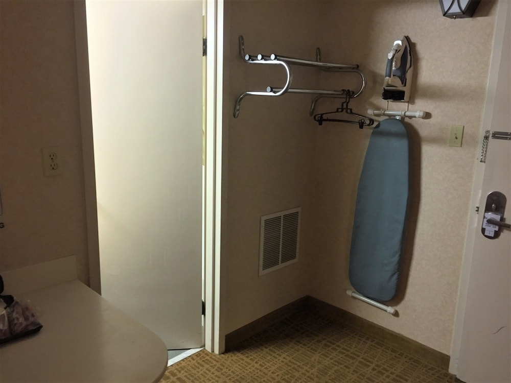 Americas Best Value Inn Suites Boise 24/37