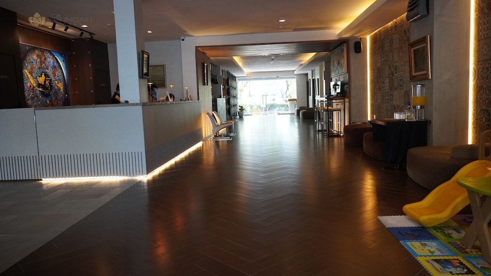 Opi Indah Hotel 7/52