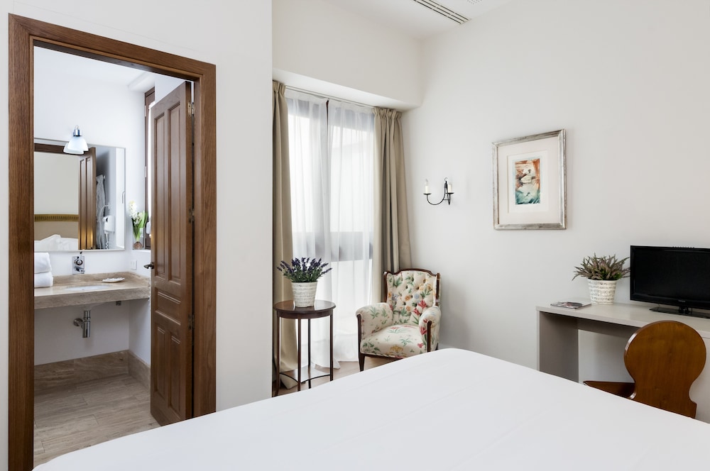 Amadeus Hotel Sevilla 14/87