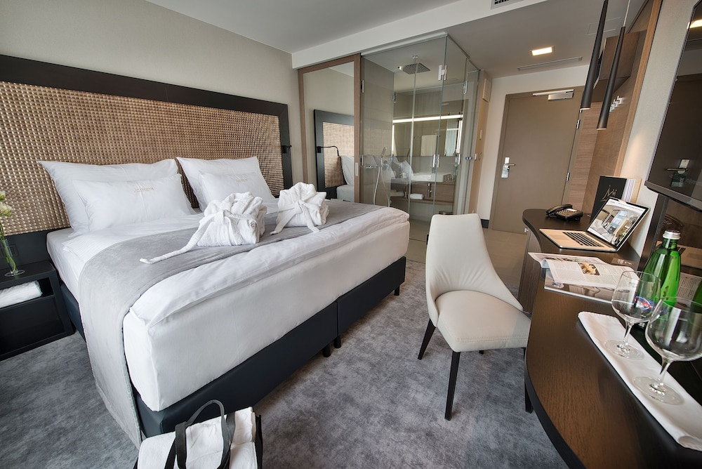 PREMIUM Hotel 16/69