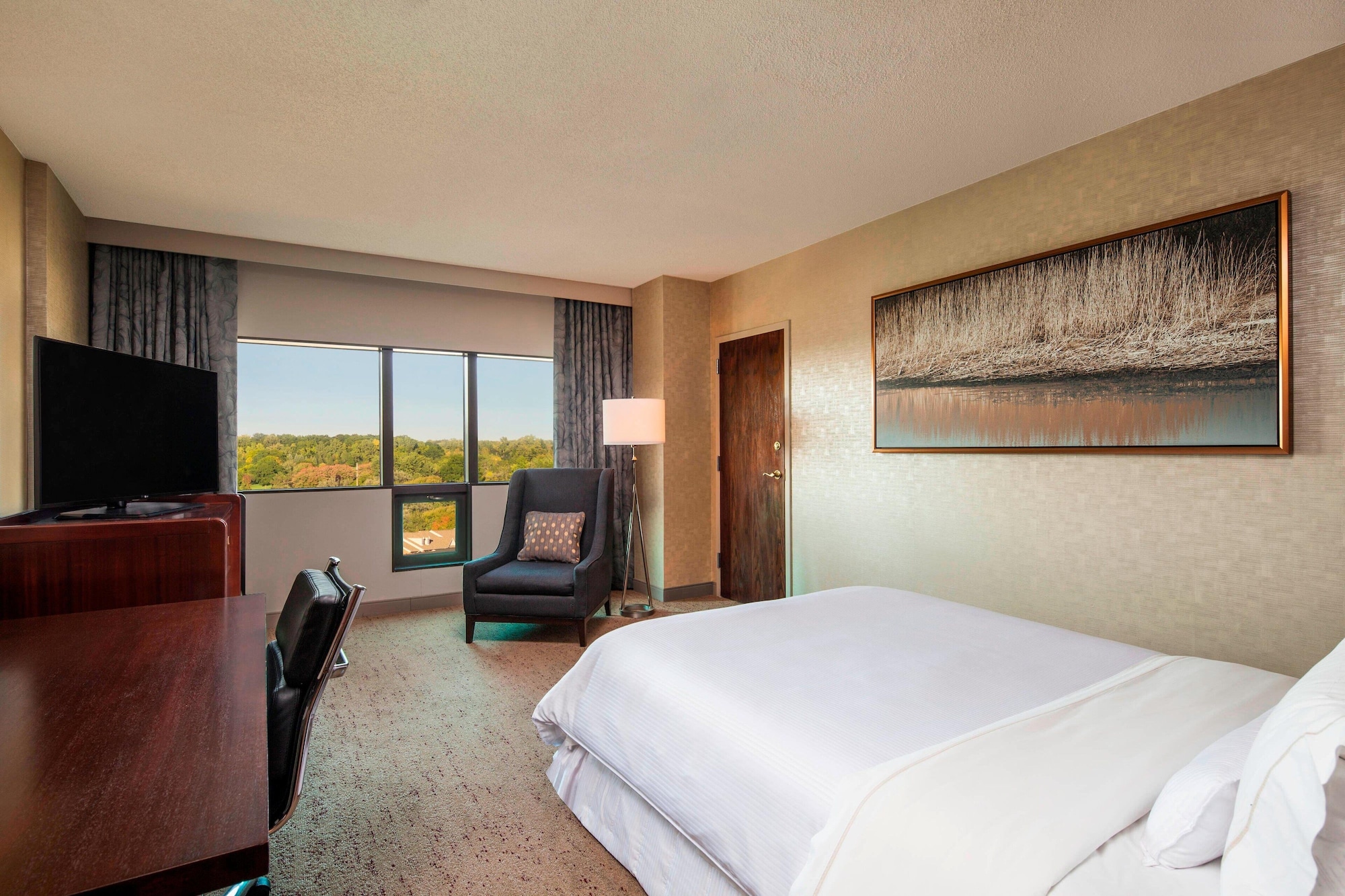 EXECUTIVE, 2 DOUBLE BEDS