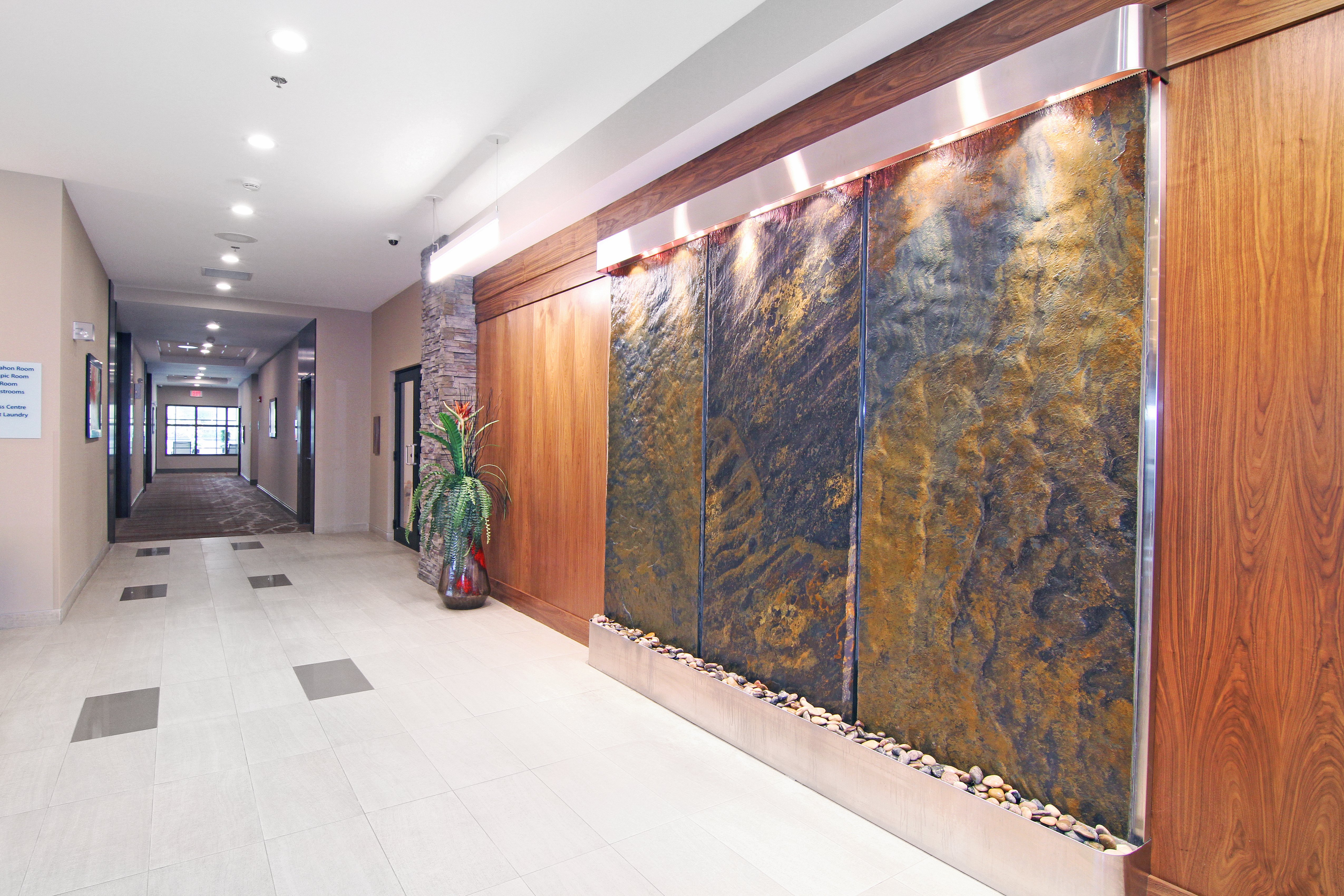 Holiday Inn Express And Suites Calgary Nw University Area 11/73