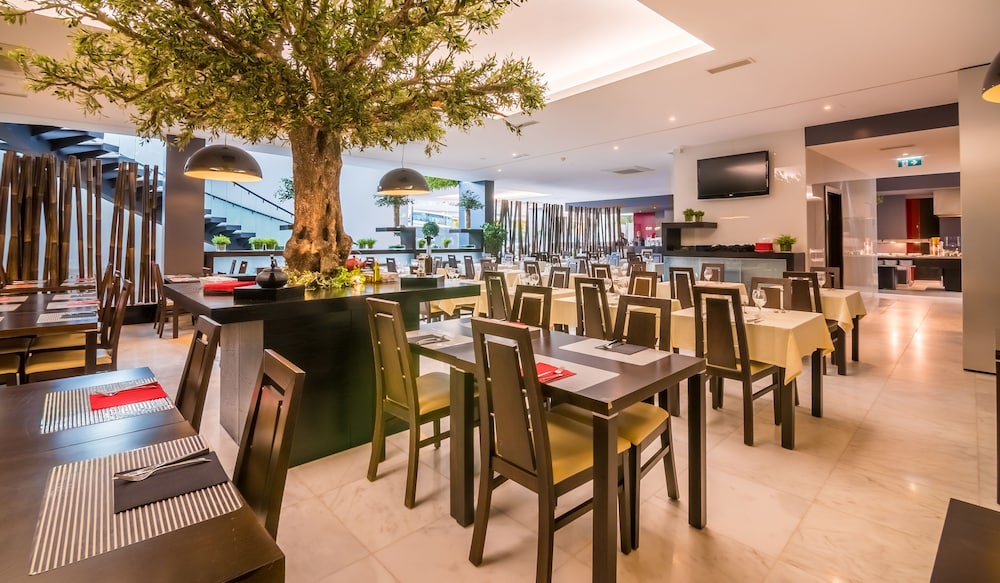 RR Hotel Da Rocha 56/74
