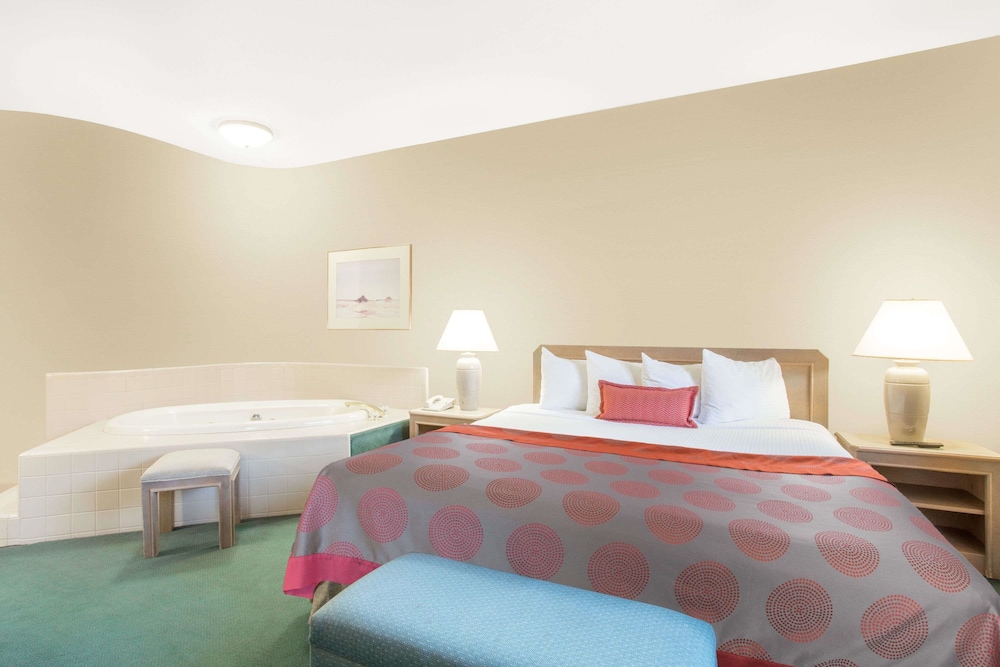 Ramada By Wyndham St George 7/37