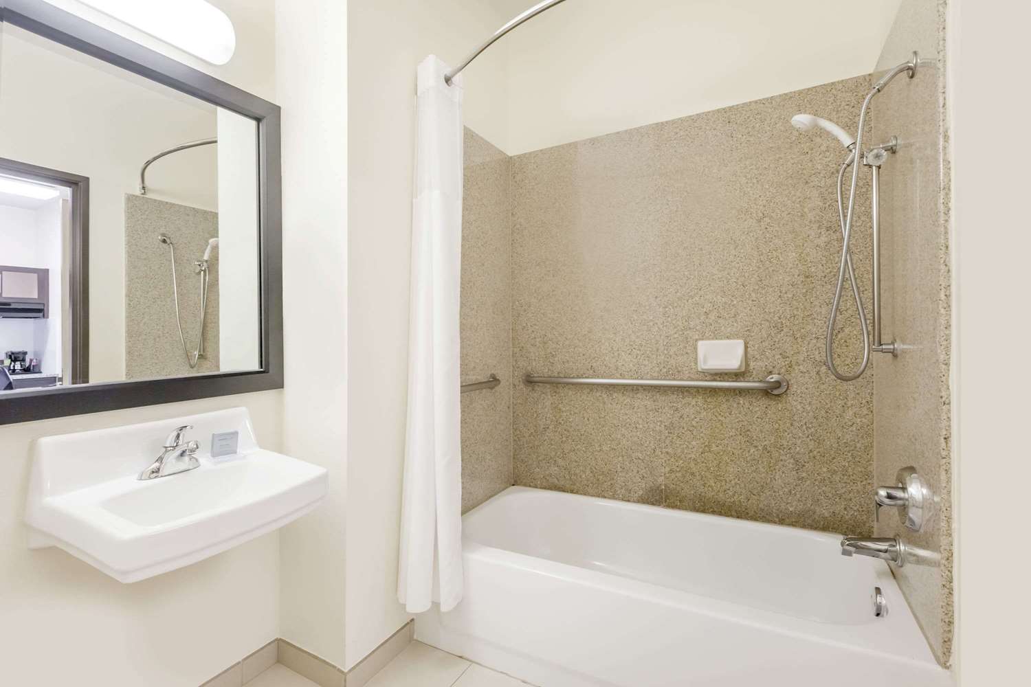 Hawthorn Suites By Wyndham Irving DFW South 7/8