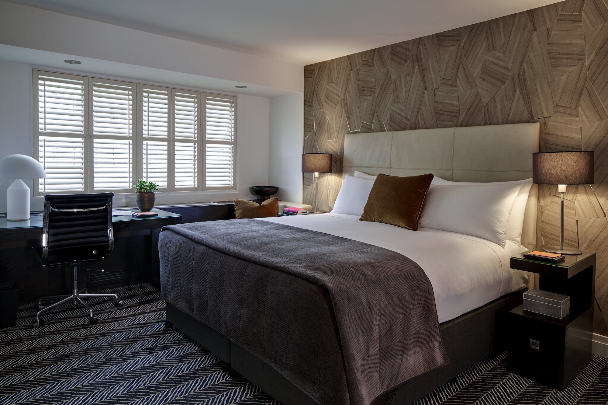 CLASSIC, KING BED