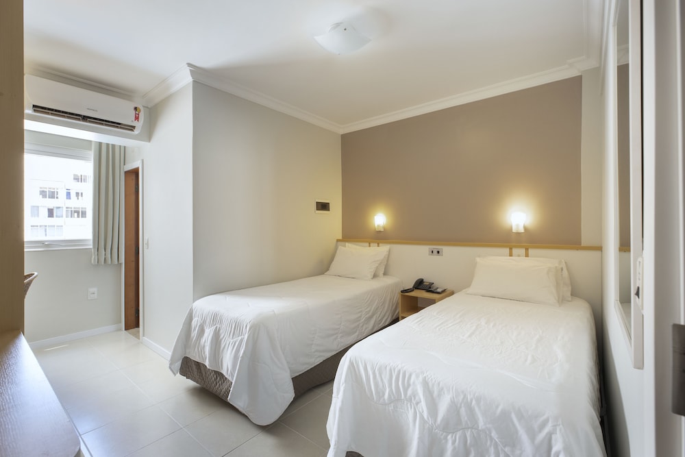 Miramar Hotel 21/70