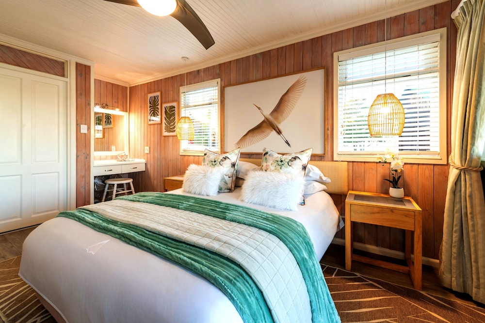KNYSNA RIVER CLUB - KNYSNA 16/76