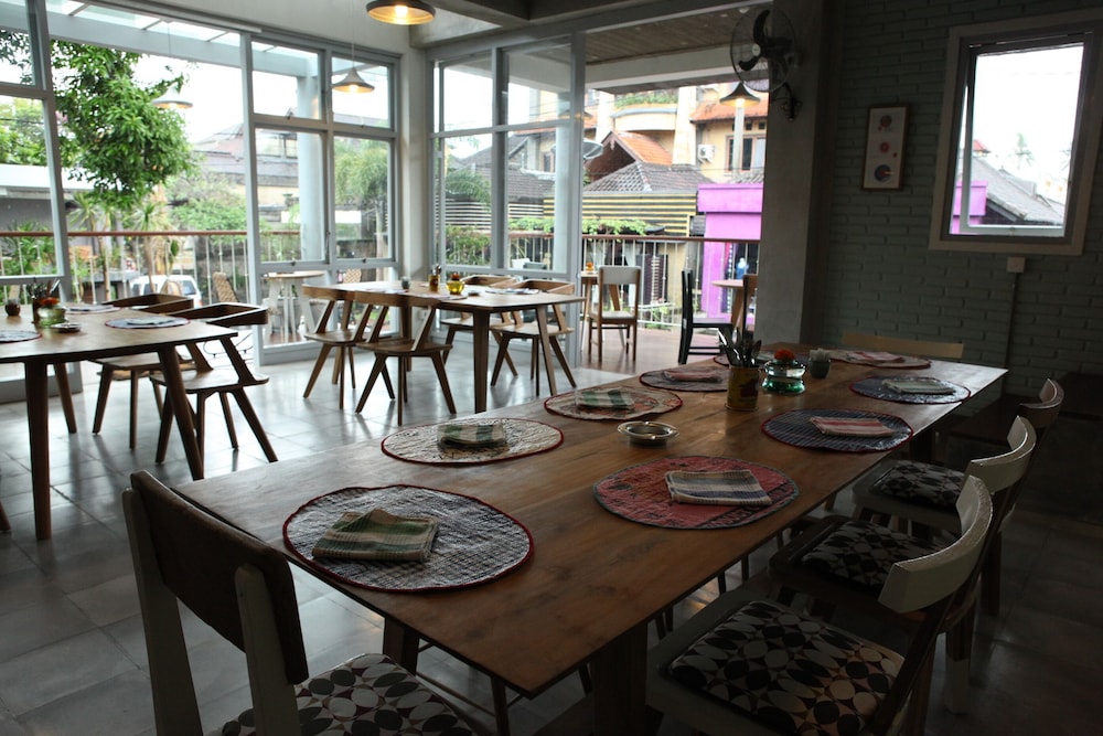 Tegal Sari Accommodation 30/50