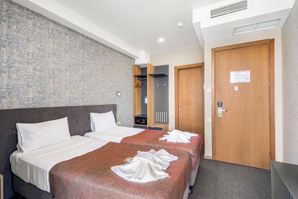 Brooch Boutique Hotel 32/63