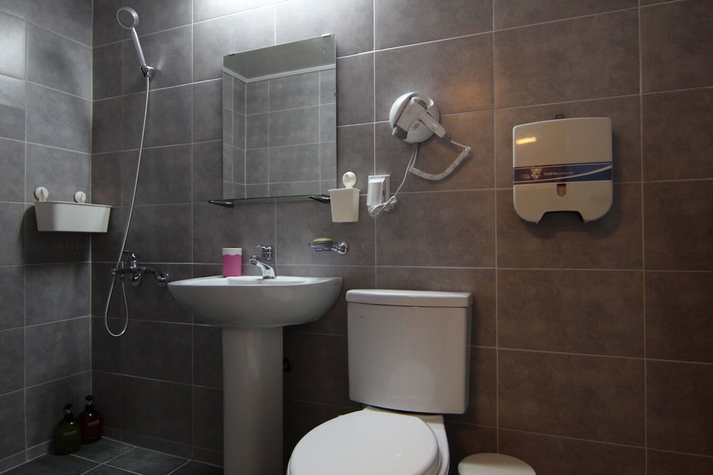 Bunk Guest House - Hostel 68/72