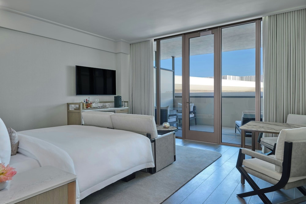 Superior, King Bed, Balcony, Accessible