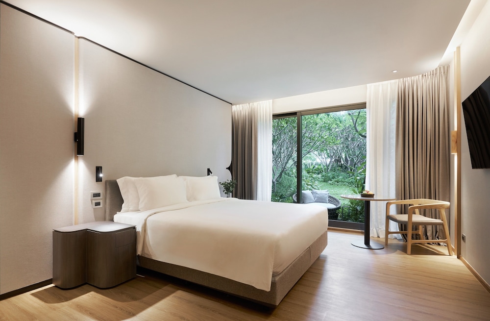 ROOM, TERRACE