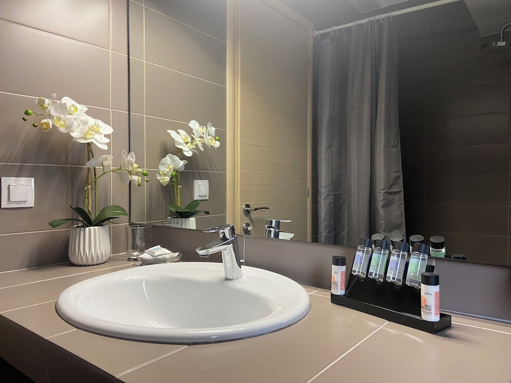 Connect Suites 47/48