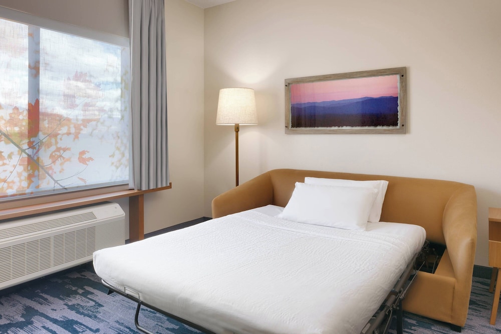Studio, King Bed, Sofa, Accessible