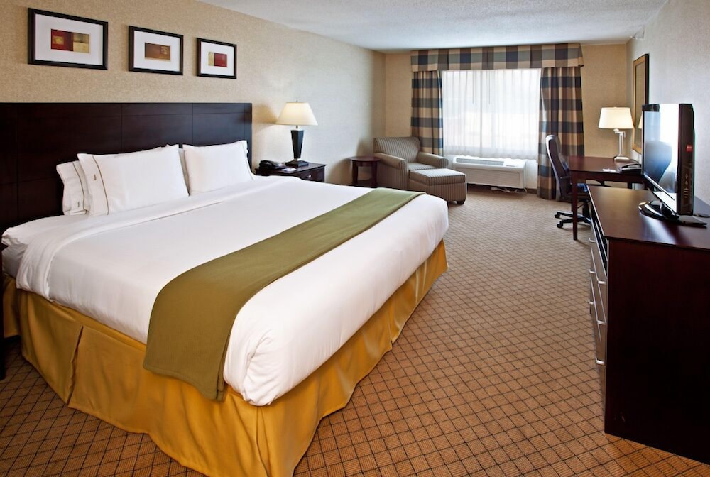 Holiday Inn Express Hotel Suites Goshen 21/75