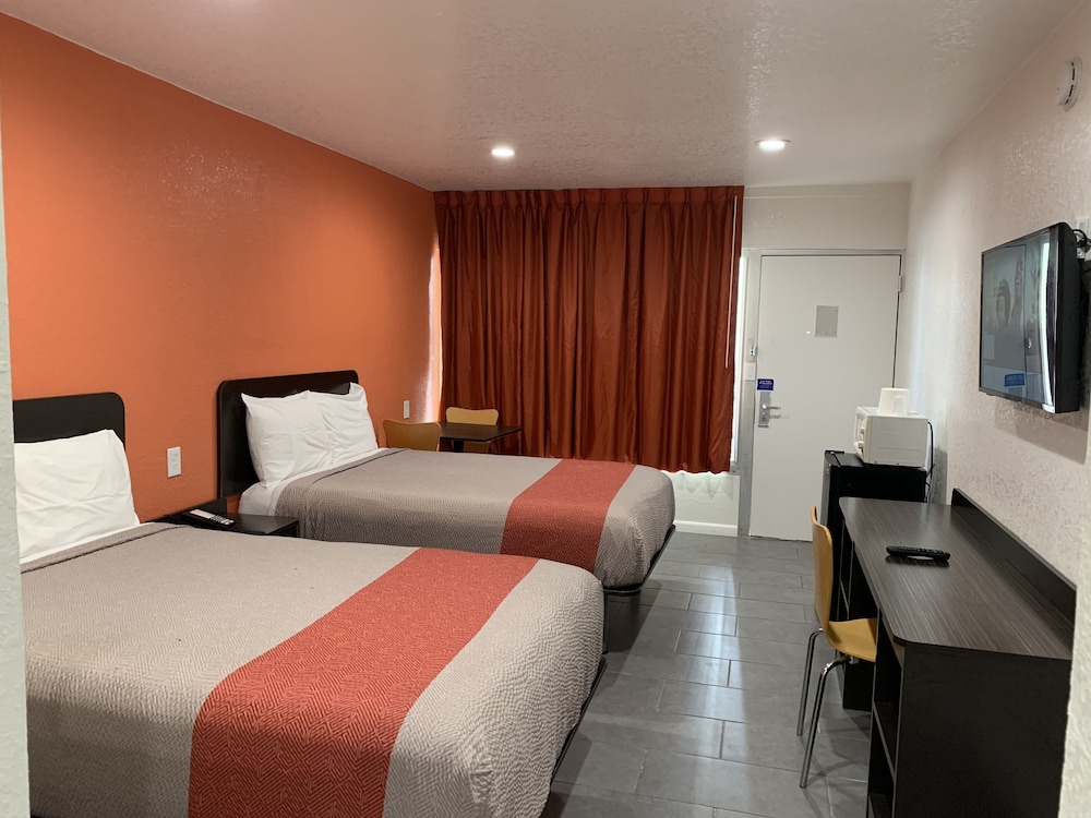 Motel6 Englewood, FL 26/64