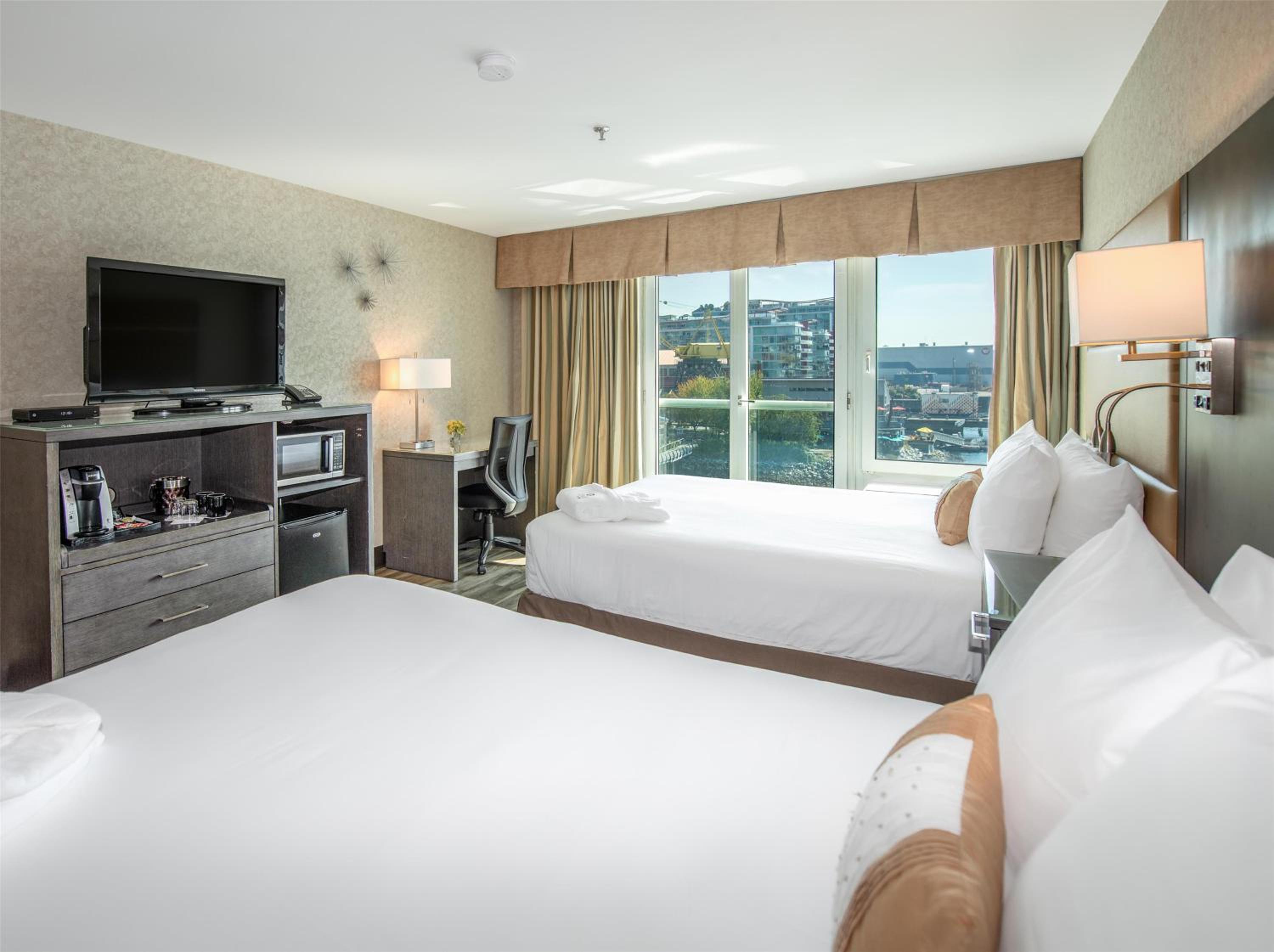 Coast, Premium, 2 Queen Beds
