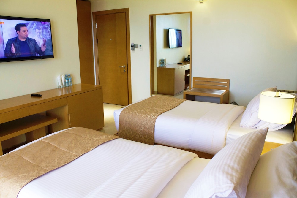 K Hotels 6/54