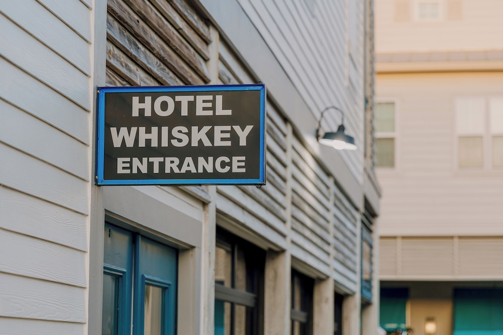 Hotel Whiskey in Pass Christian 2/45