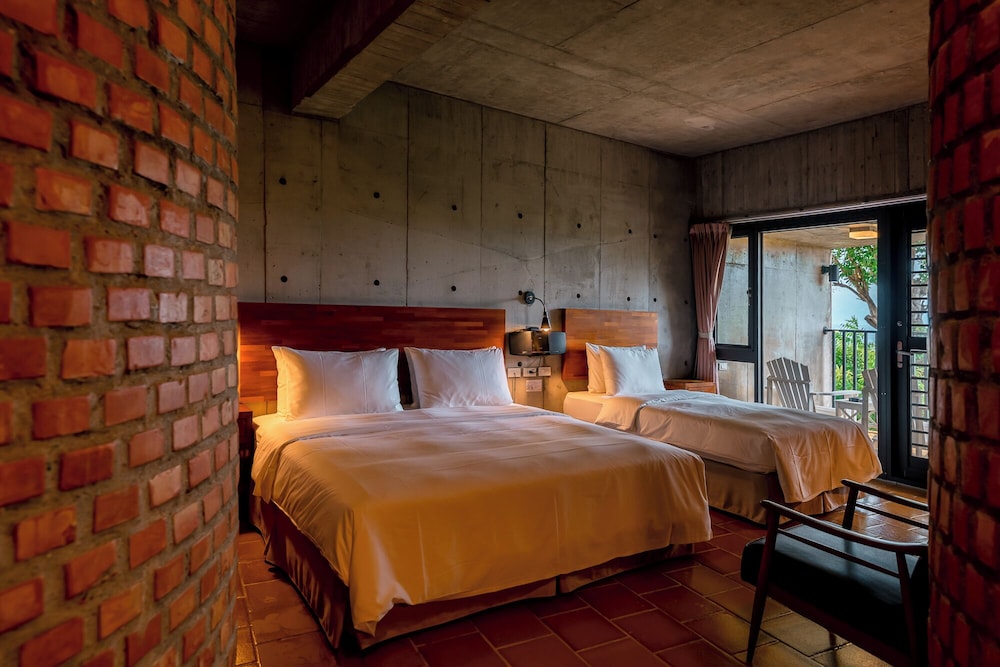 ROOM, TRIPLE