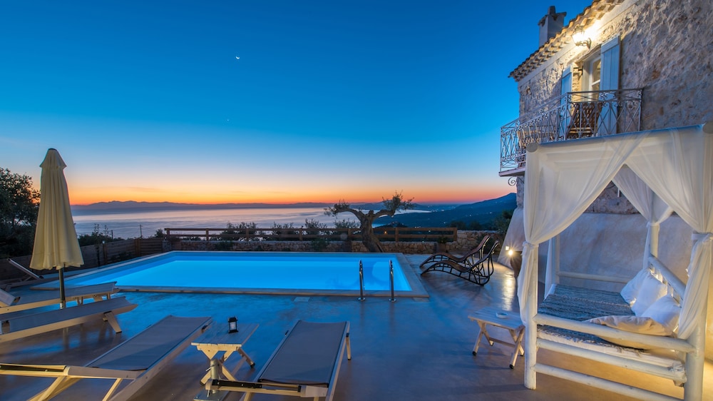 Aria Villa 23/50
