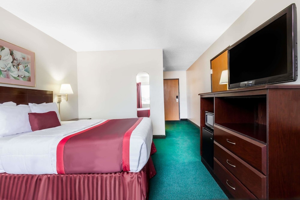 Ramada by Wyndham Tell City 14/35