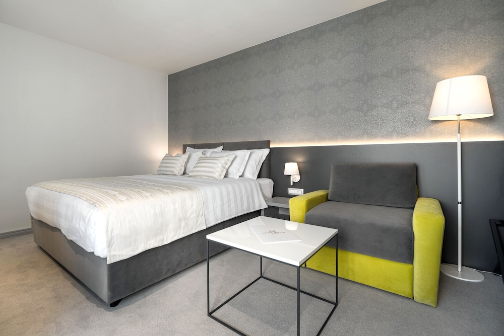 Hotel Mirjam 12/50