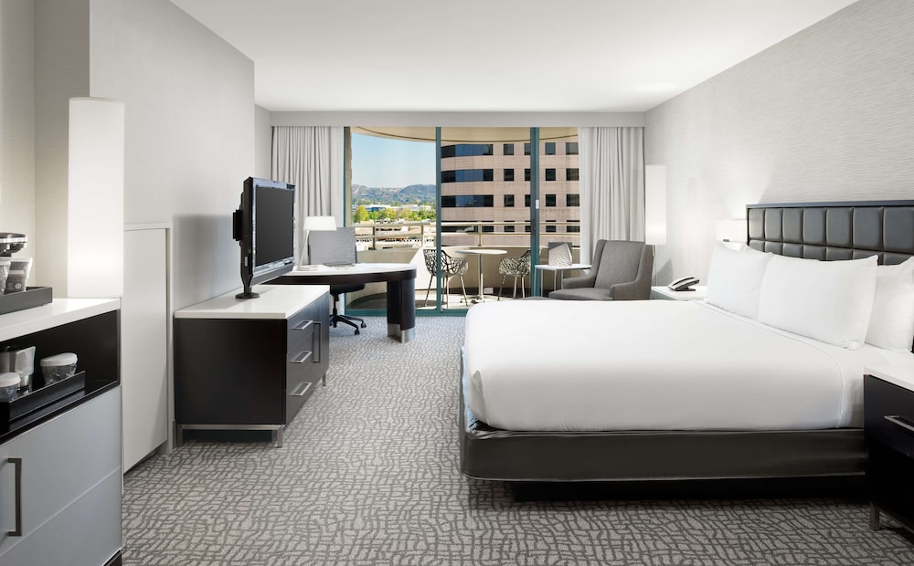 Hilton Woodland Hills Los Angeles 18/67