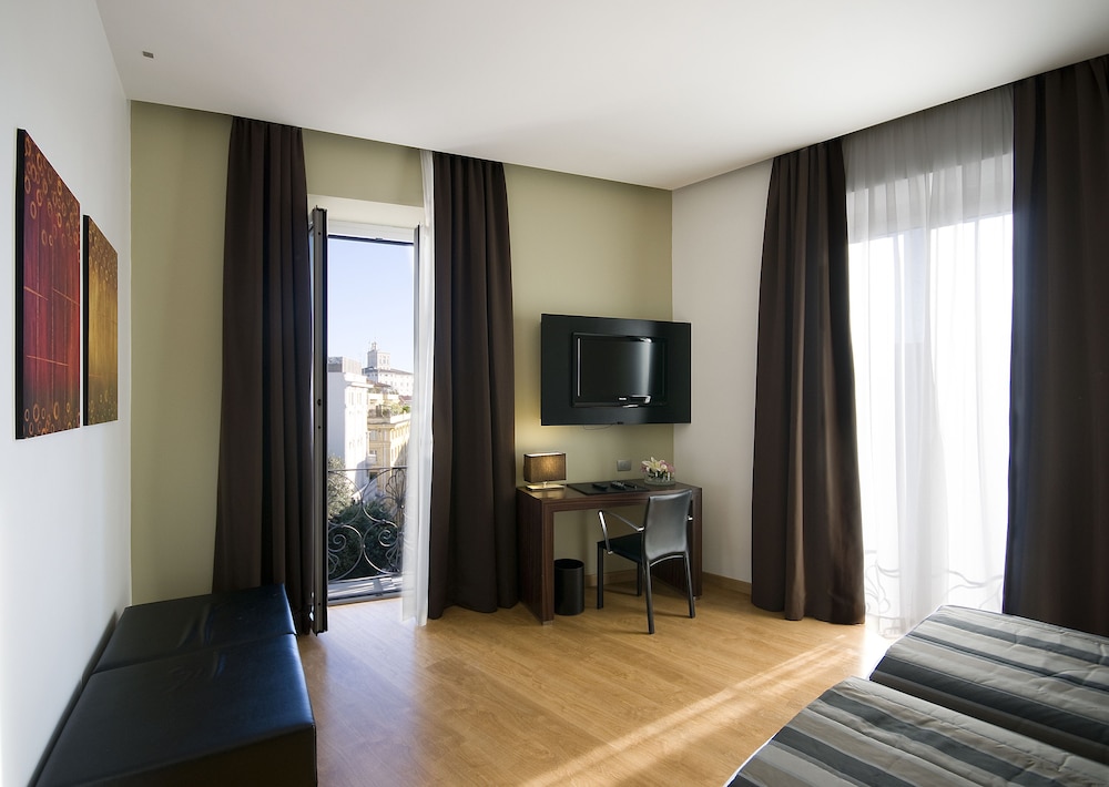 Hotel Trevi Collection 91/109