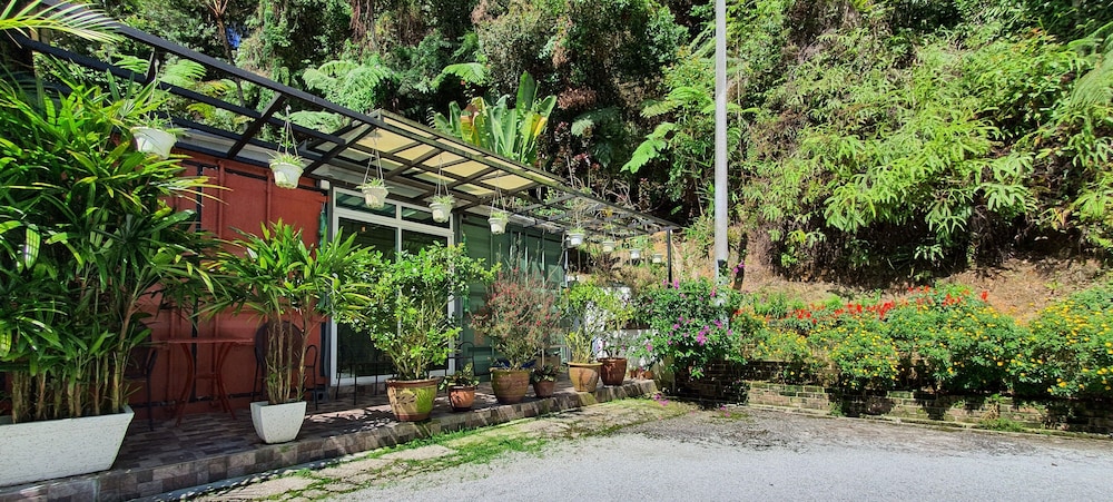 Highlanders Garden Guesthouse 56/62