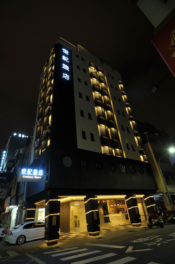 Century Hotel 2/46