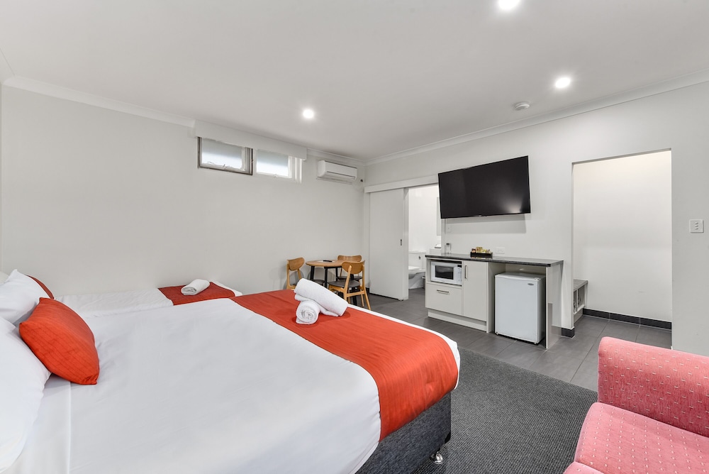Robe Central Motel 12/43