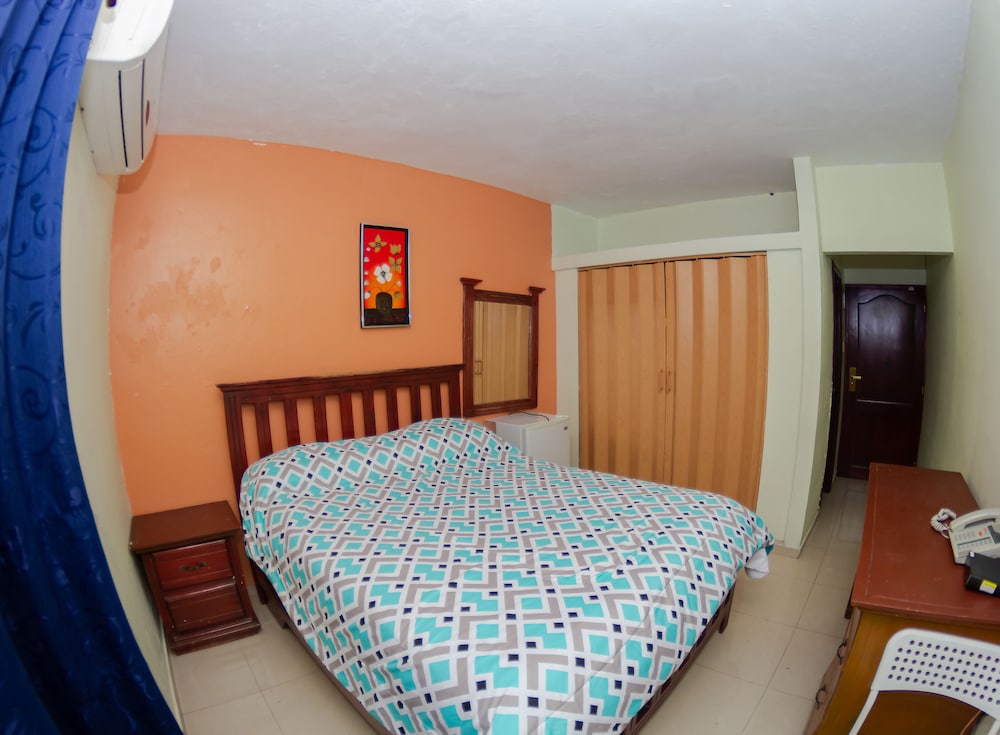 Hotel Renacer 6/34