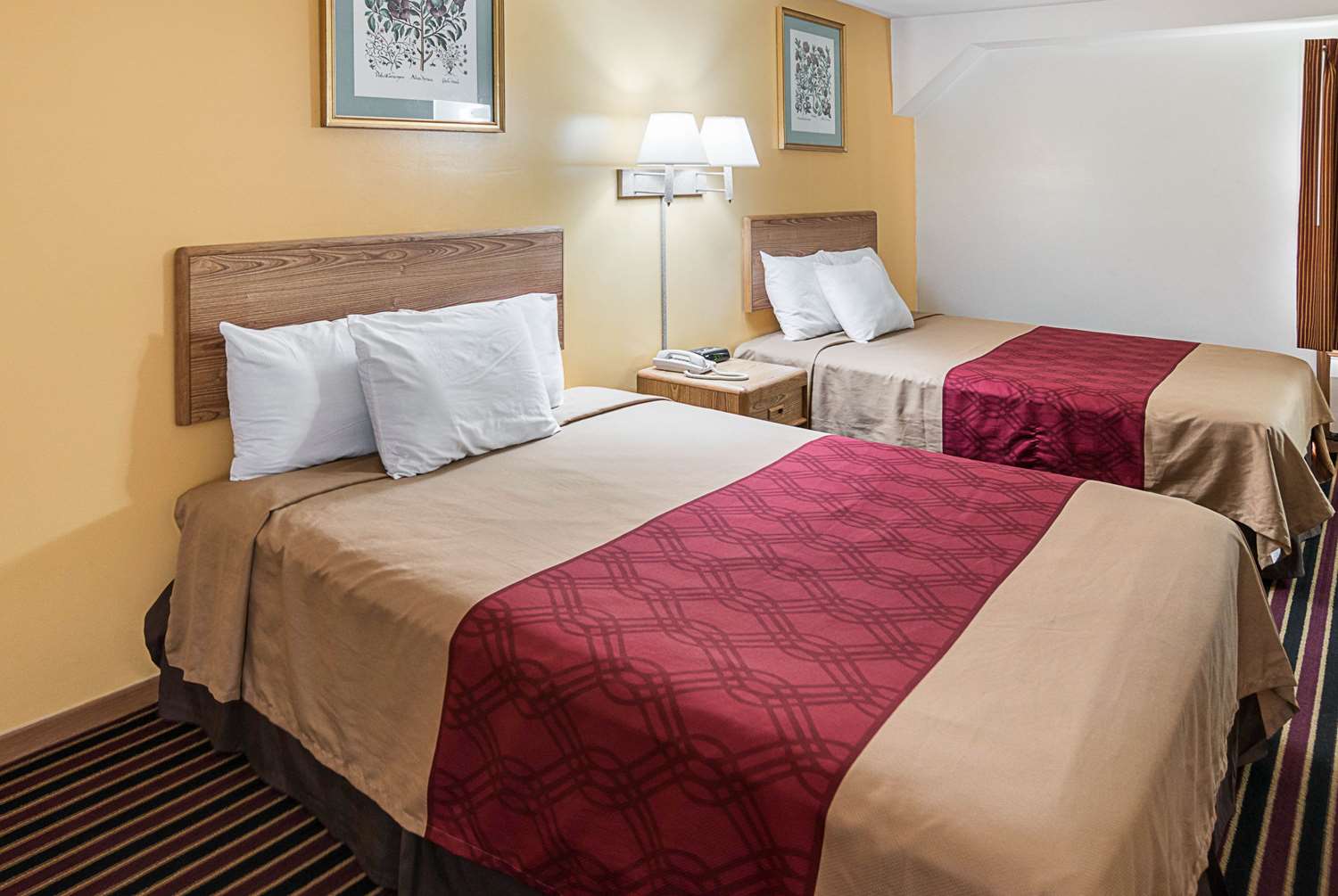 Rodeway Inn & Suites Austin I-90 3/9