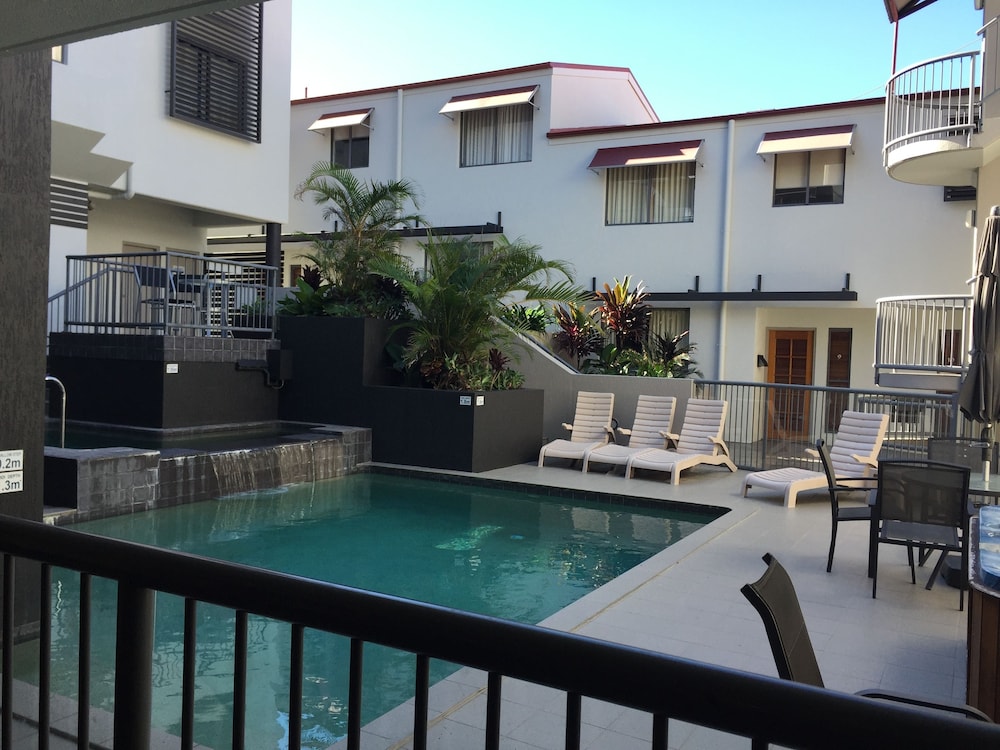 Coolum Beach Resort 53/58