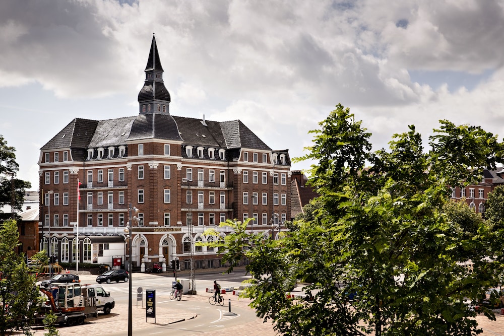 Milling Hotel Plaza 30/56