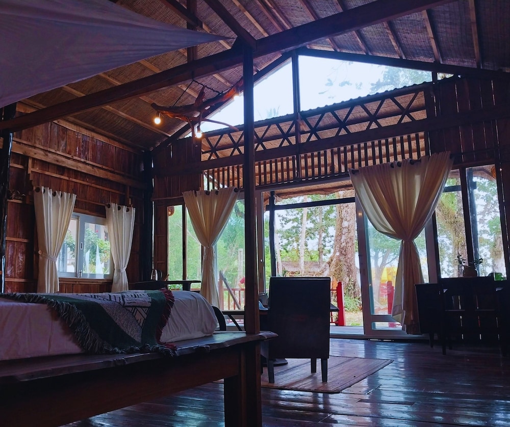 Bamboo Cottages 37/73