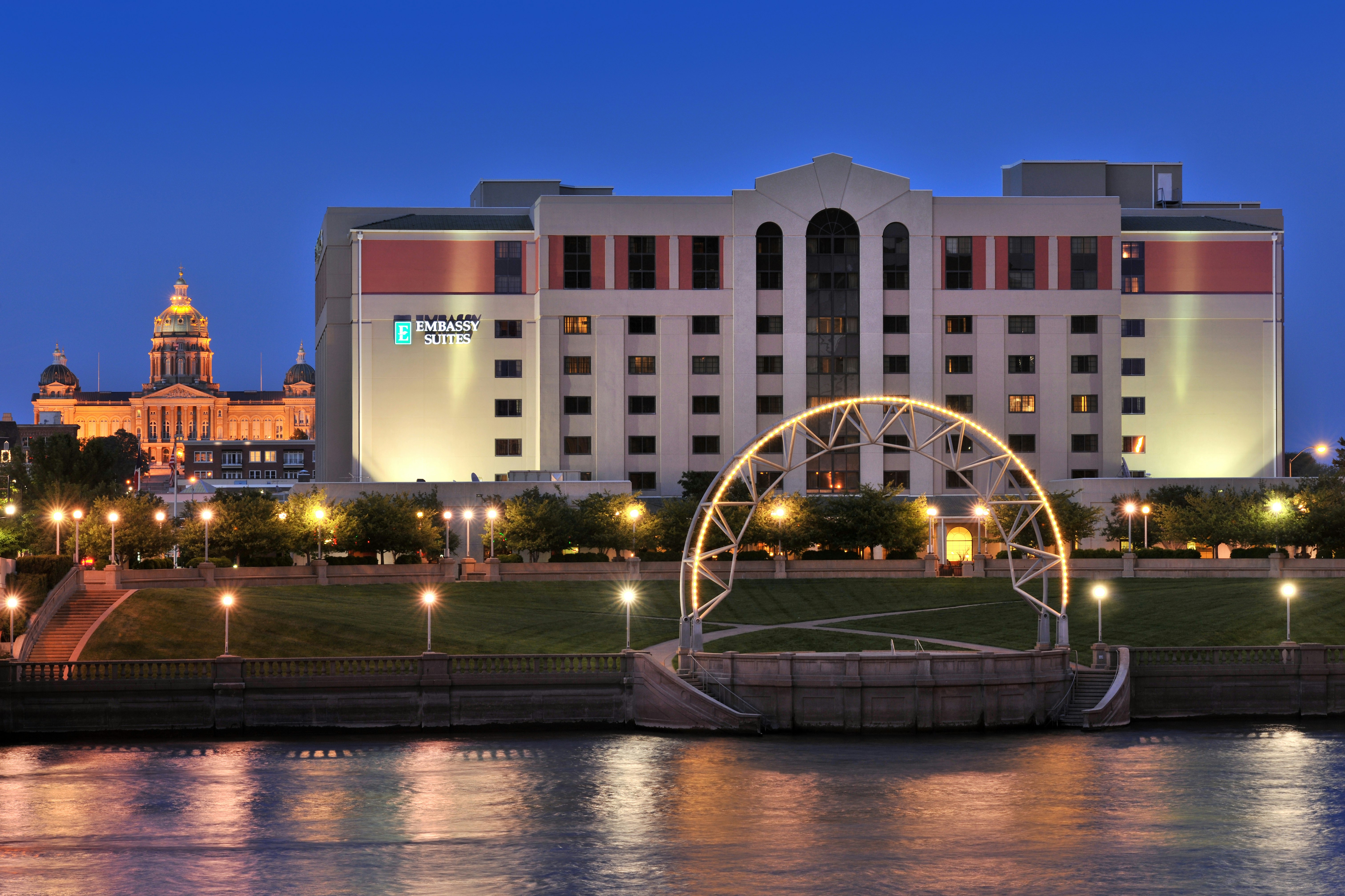 EMBASSY SUITES DES MOINES IA in DES MOINES - IA